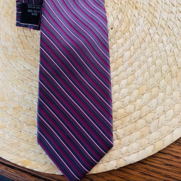 Calvin Klein Men Neck Tie - Picture 5 of 7